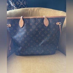 Louis Vuitton Neverfull MM. good condition